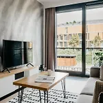 מלון דירות Exclusive Apartments Wroclaw Marina 4*