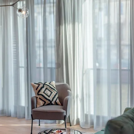 Inqse Marina アパートホテル 4*