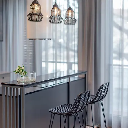 Inqse Marina アパートホテル 4*