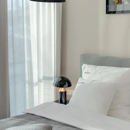 Inqse Marina アパートホテル