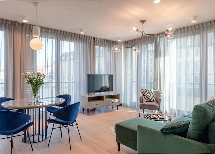 Inqse Marina Aparthotel 4*