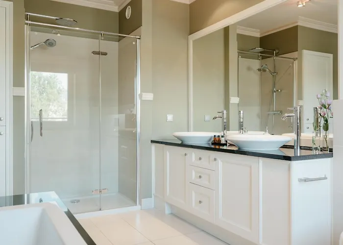 Apart Otel Inqse Marina 4*